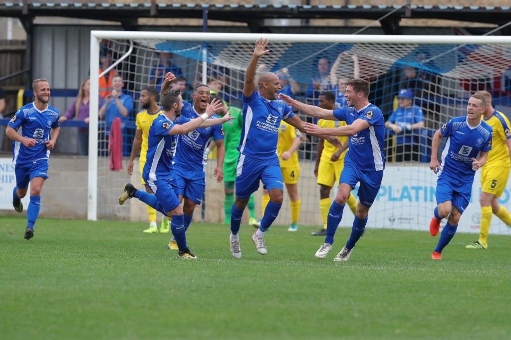 Come on you greens! Good Energy teams up with Chippenham Town FC for sustainable power result